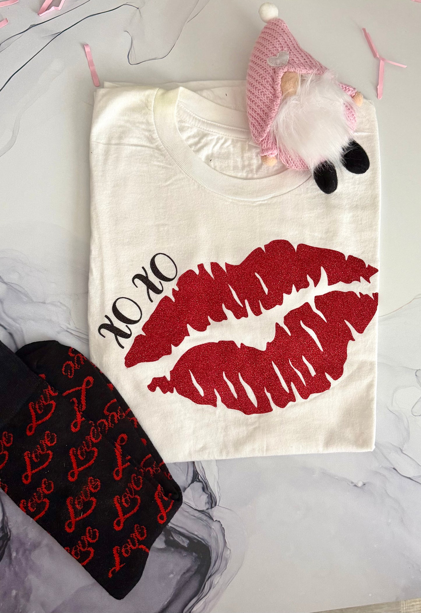 RED GLITTER LIPS XOXO