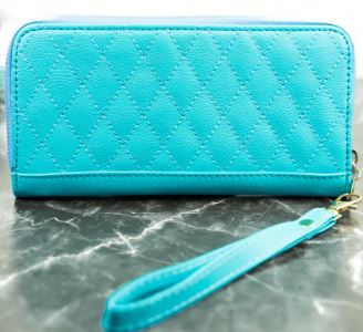 TAYTUM UILTED WRISTLET WALLET